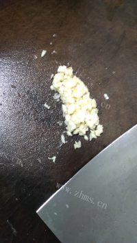 家常菜蒜蓉秋葵做法图解2)