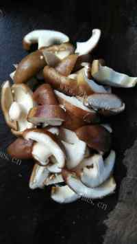 家常菜香菇豆腐做法图解2)