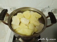好吃鲜虾土豆泥做法图解3)