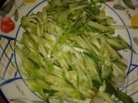 家常菜黄瓜拌海蜇做法图解4)