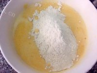 自制南瓜玉米饼做法图解3)