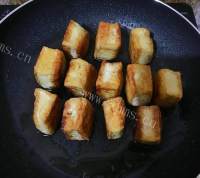 喷香的香煎豆腐做法图解6)