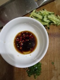 家常快手酸辣面做法图解2)