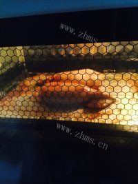 脆嫩可口的烤鱿鱼筒做法图解5)