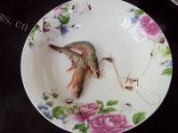 好吃蒜蓉蒸海虾做法图解3)