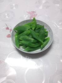 油而不腻的排骨莴苣汤做法图解3)