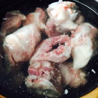 完美的大骨山药汤做法图解1)