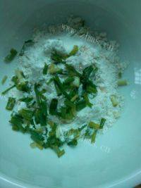 DIY-葱油鸡蛋饼做法图解3)
