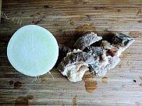 家常菜牛肉萝卜煲做法图解1)