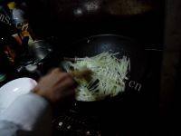 「家有大厨」炒土豆丝做法图解7)