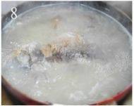 飘香的萝卜丝鲫鱼汤做法图解8)