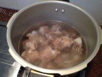 自己做的牛肉萝卜煲做法图解2)