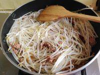 家常菜绿豆芽炒肉丝做法图解6)