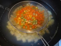 美味的土豆培根浓汤做法图解2)