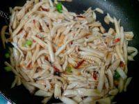家常菜蚝油鸡腿菇做法图解5)
