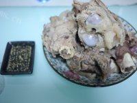 滋补的炖棒子骨