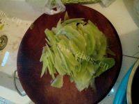 家常菜莴笋木耳炒肉片做法图解3)