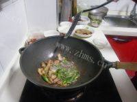 杏鲍菇炒腊肉自制做法图解7)