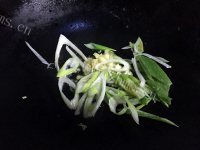 美味的葱爆孜然羊肉做法图解2)