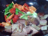 「健康美食」蒜薹炒腊肉做法图解4)