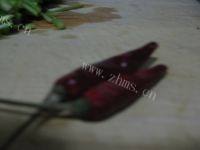 美味的素炒韭菜做法图解3)
