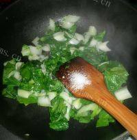 家常菜青菜炒香菇做法图解5)