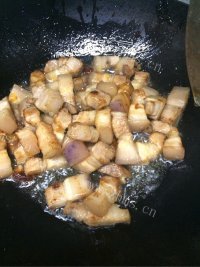 好吃的家常土豆红烧肉做法图解8)