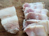 东北酸菜炖白肉的做法图解四
