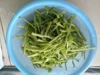 秀色可餐的蒜香空心菜做法图解1)