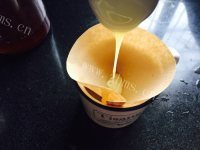 自制港式奶茶做法图解5)
