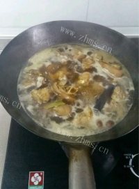 色香味俱全的炖猪蹄做法图解5)