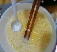 美味的爽滑鸡蛋羹做法图解3)