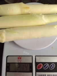 家常菜肉片炒茭白做法图解1)