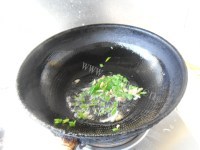 家常菜木耳炒油菜做法图解5)