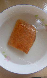 家常菜酸菜扣肉做法图解8)