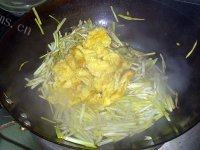 四溢的蒜黄炒鸡蛋