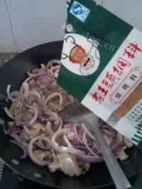 家常菜牛肉炒洋葱做法图解6)