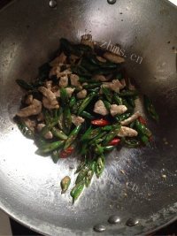 家常菜青椒炒瘦肉做法图解6)