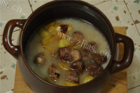 色味俱佳的排骨土豆一锅焖做法图解6)