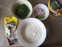 香飘十里的葱油饼做法图解1)