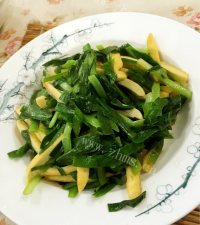 酥脆可口的韭菜干子做法图解5)
