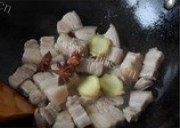 口感极佳的梅干菜芋艿烧做法图解5)