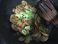 家常菜红烧口蘑