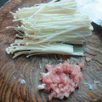 家常菜肉末金针菇做法图解1)