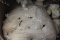 自制红豆面包卷做法图解2)