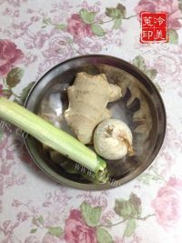 美味的白灼虾做法图解2)