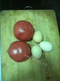 美味的鸡蛋西红柿汤做法图解1)