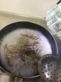 酸汤浸肥牛做法图解14)