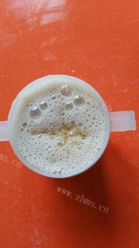 珍馐美味的香蕉奶昔做法图解5)