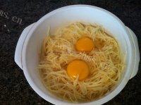 健康美食之土豆鸡蛋饼做法图解2)